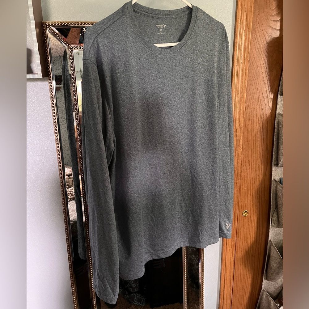 Men’s Old Navy Active long sleeved t shirt super soft! XXL